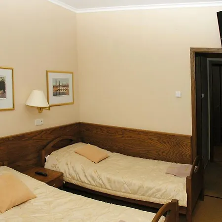 Restaurant Modra Hvezda Отель Dobrany (Plzen)